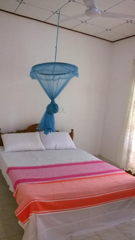 Private Beach House In ミリッサ エクステリア 写真